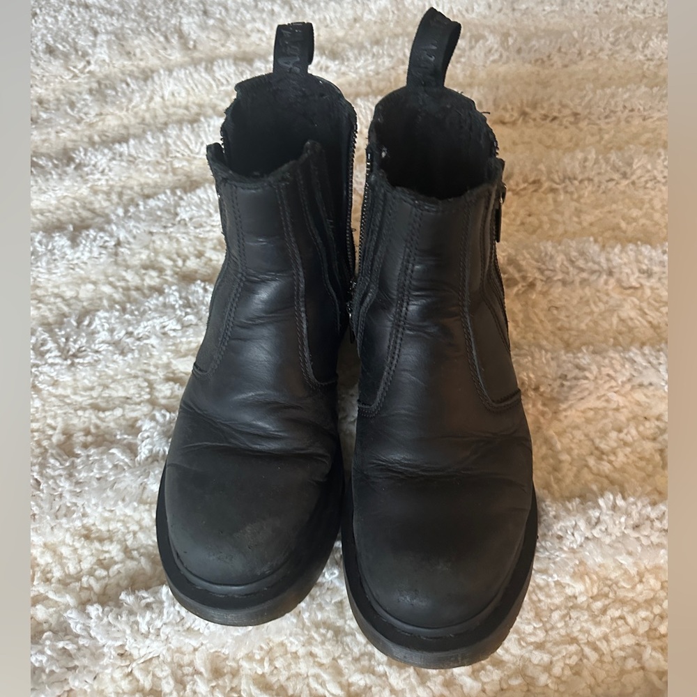 Dr. Martens fleece lined waterproof boots women’s 7